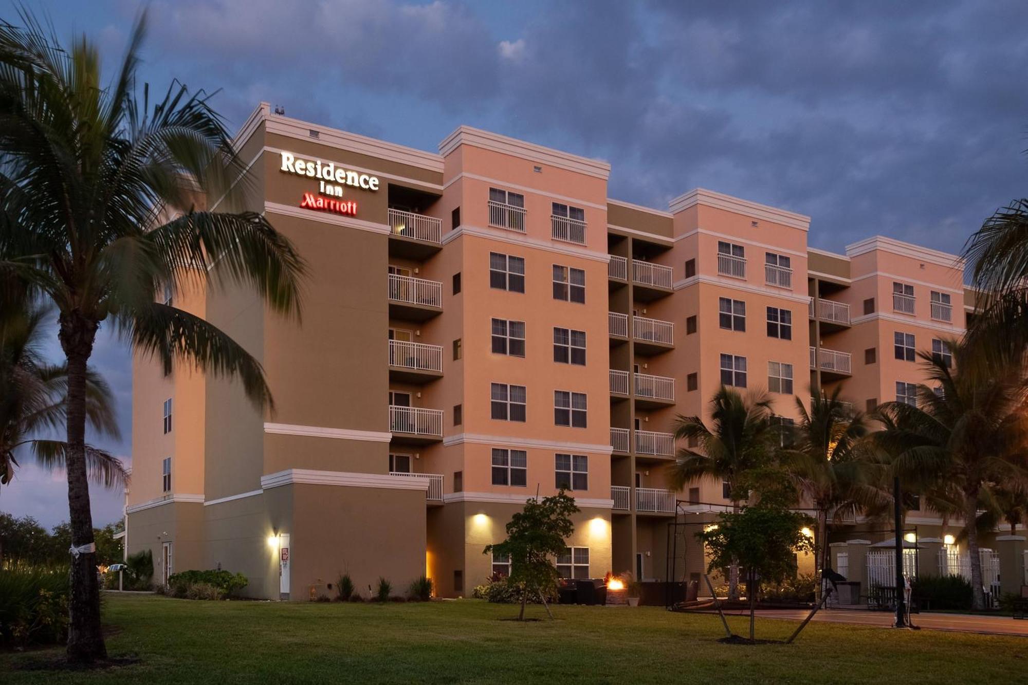 Residence Inn Fort Myers Sanibel Truckland Esterno foto