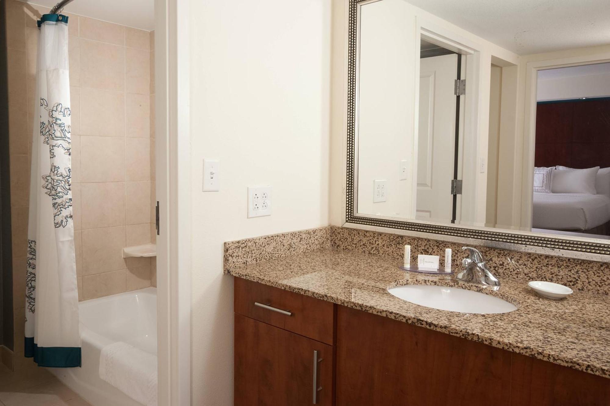 Residence Inn Fort Myers Sanibel Truckland Esterno foto