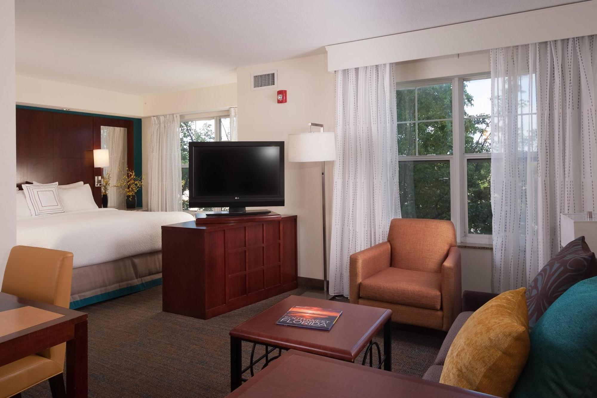 Residence Inn Fort Myers Sanibel Truckland Esterno foto